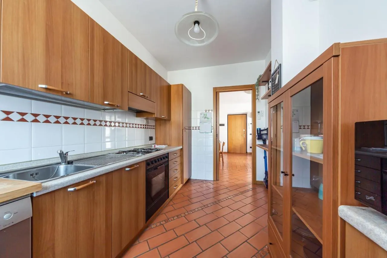 Appartement Cozy Apt - Private Parking & Terrace à Milan