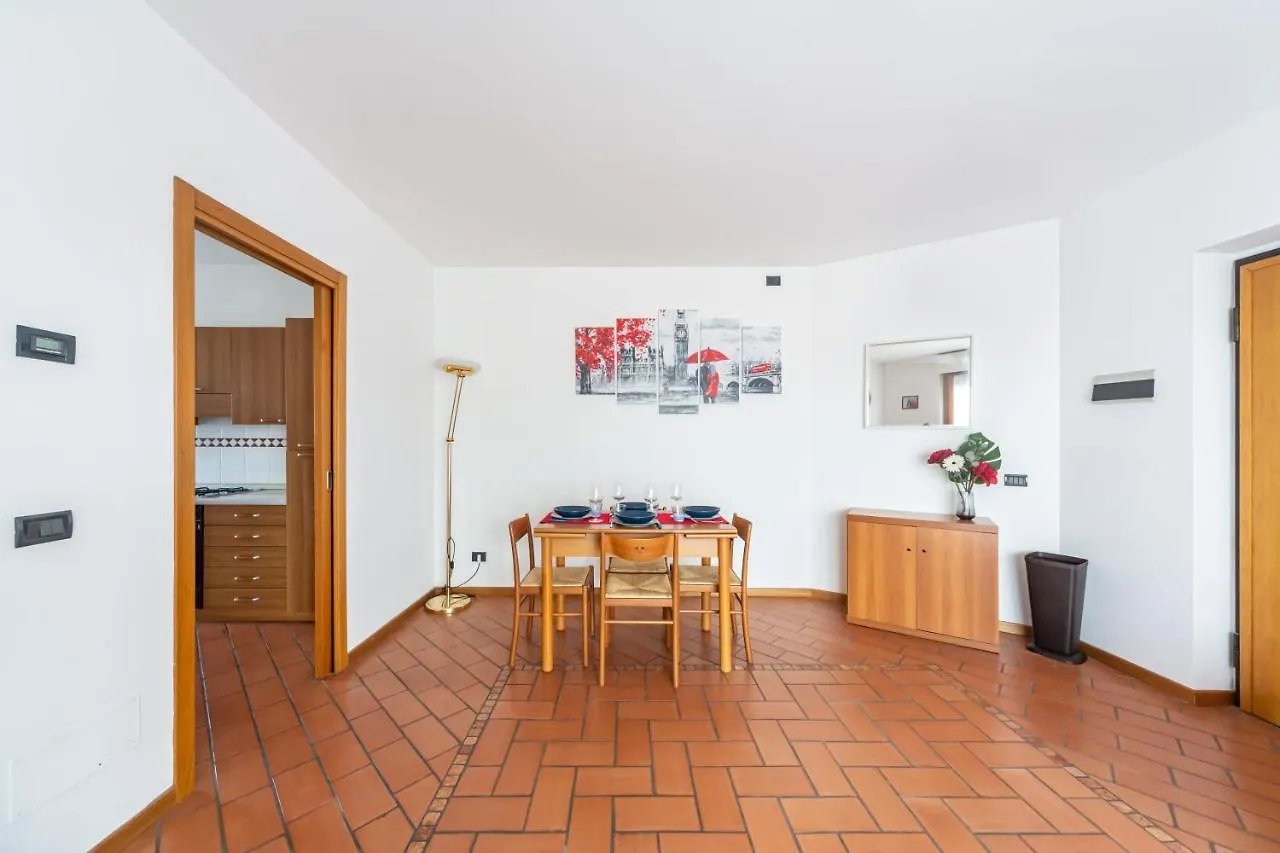 Appartement Cozy Apt - Private Parking & Terrace à Milan